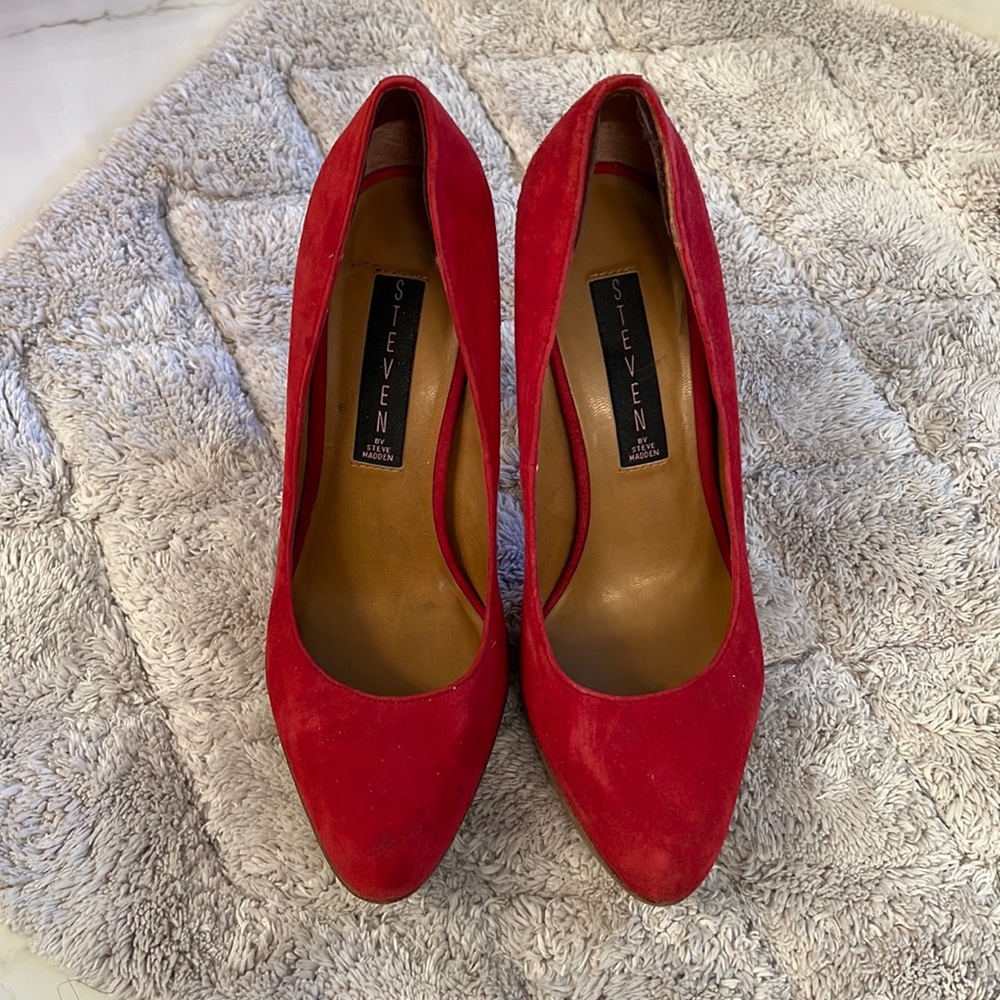 Steven by Steve Madden red stilettos, suede and leather, 4 in heel